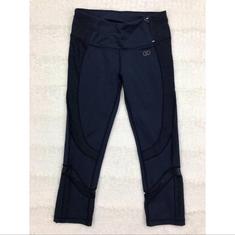 CALIA Textured Mesh Capri Legging - Picture 9 of 14